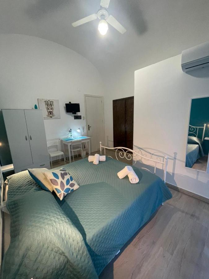 Maqueda Rooms Palermo Luaran gambar